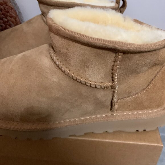 Classic Ultra Mini🤠 - Picture 2 of 5